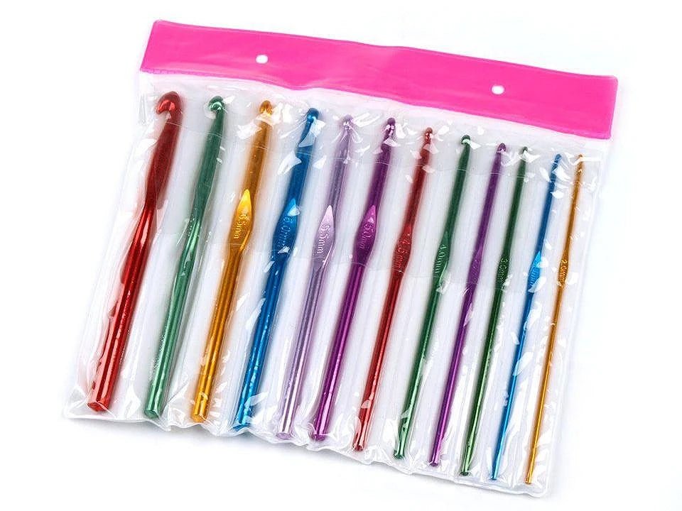 Image avec set de crochets au crochet – 12 tailles (2–8 mm) | Crochets colorés en aluminium – disponibles chez Šarlotes audumi