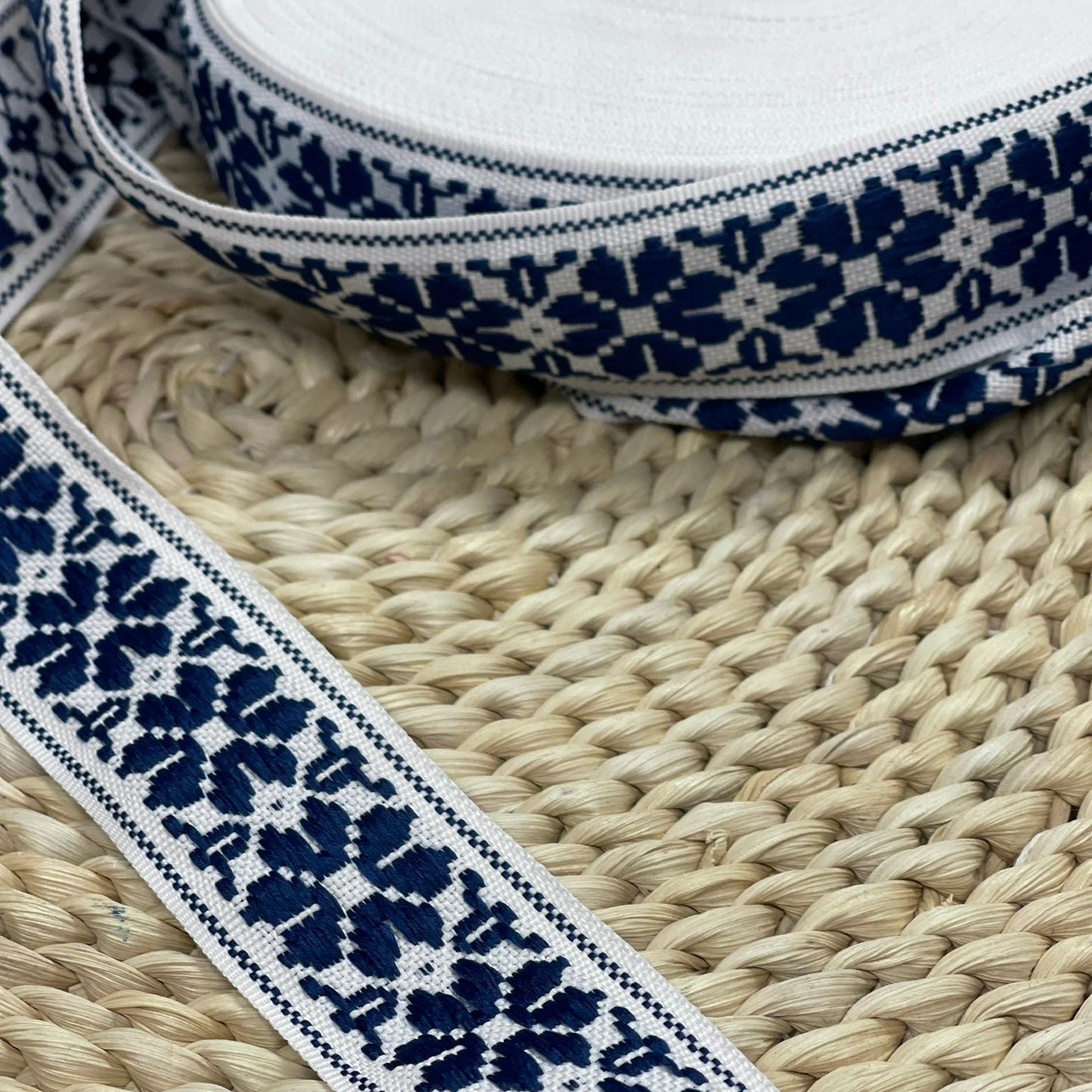 Ruban traditionnel, 36 mm - bleu avec blanc - LV