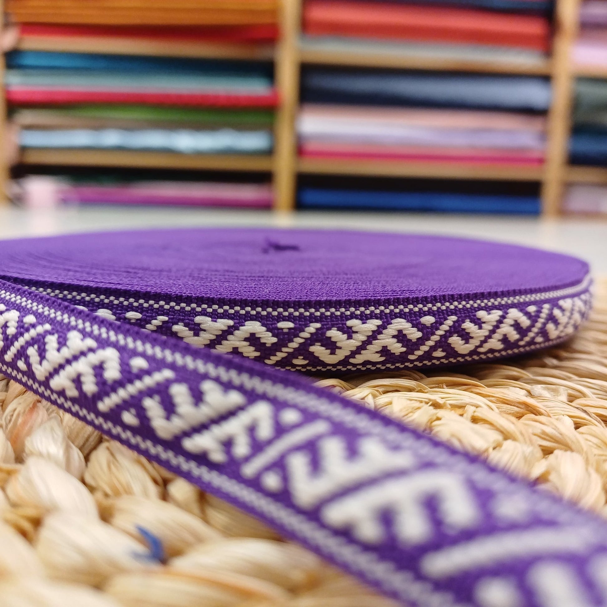 Folk ribbon, belt Ūsiņš 12mm-lilac-LV