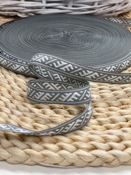 Folk ribbon, Ūsiņš 12mm - grey with white - LV