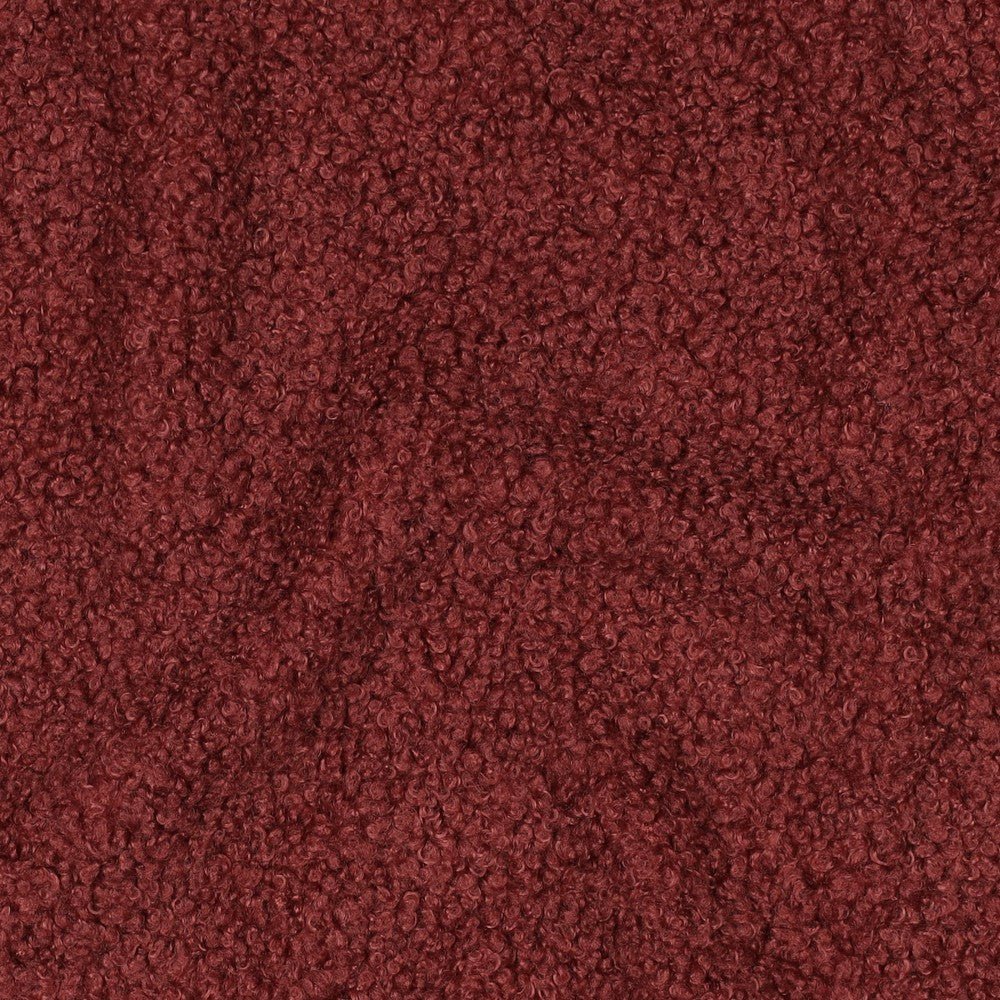 Image avec teddy en polaire bordeaux fumé – disponible en ligne chez Šarlotes audumi