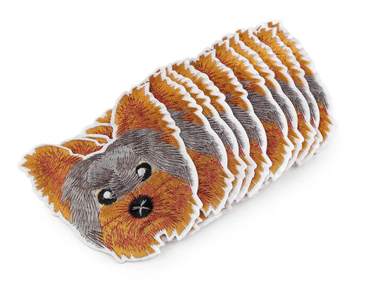 Bild mit aufbügelbarer Applikation Yorkshire-Terrier 7,5 x 8 cm – bestickter Stoffaufnäher – online erhältlich bei Šarlotes audumi