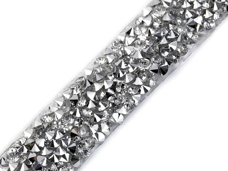 Image avec bande thermocollante à cristaux, 15 mm – ruban décoratif pour vêtements – disponible en ligne chez Tissus Charlotte