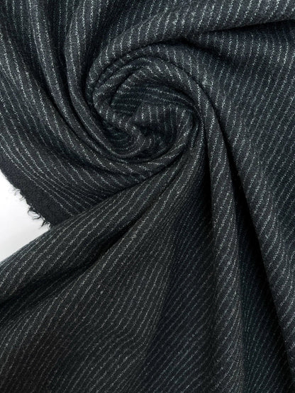 Tissu en laine noir à fine rayure 240 g/m²