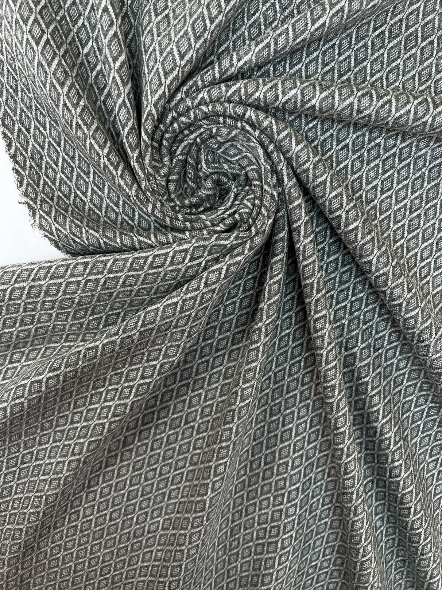Wool jacquard - geometric pattern 250 g/m²