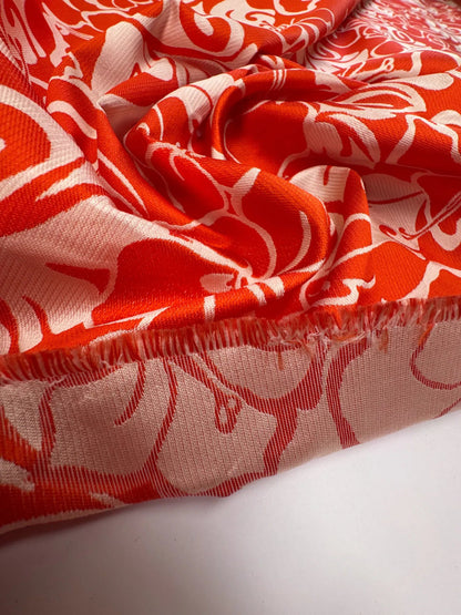 Jacquard de soie - motif floral rouge et beige 105 g/m²