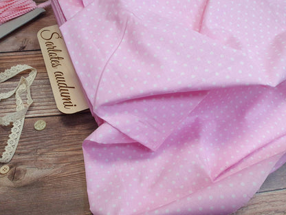 100% Cotton fabric-white polka dots on a pink background (4 mm) 130 g/m²