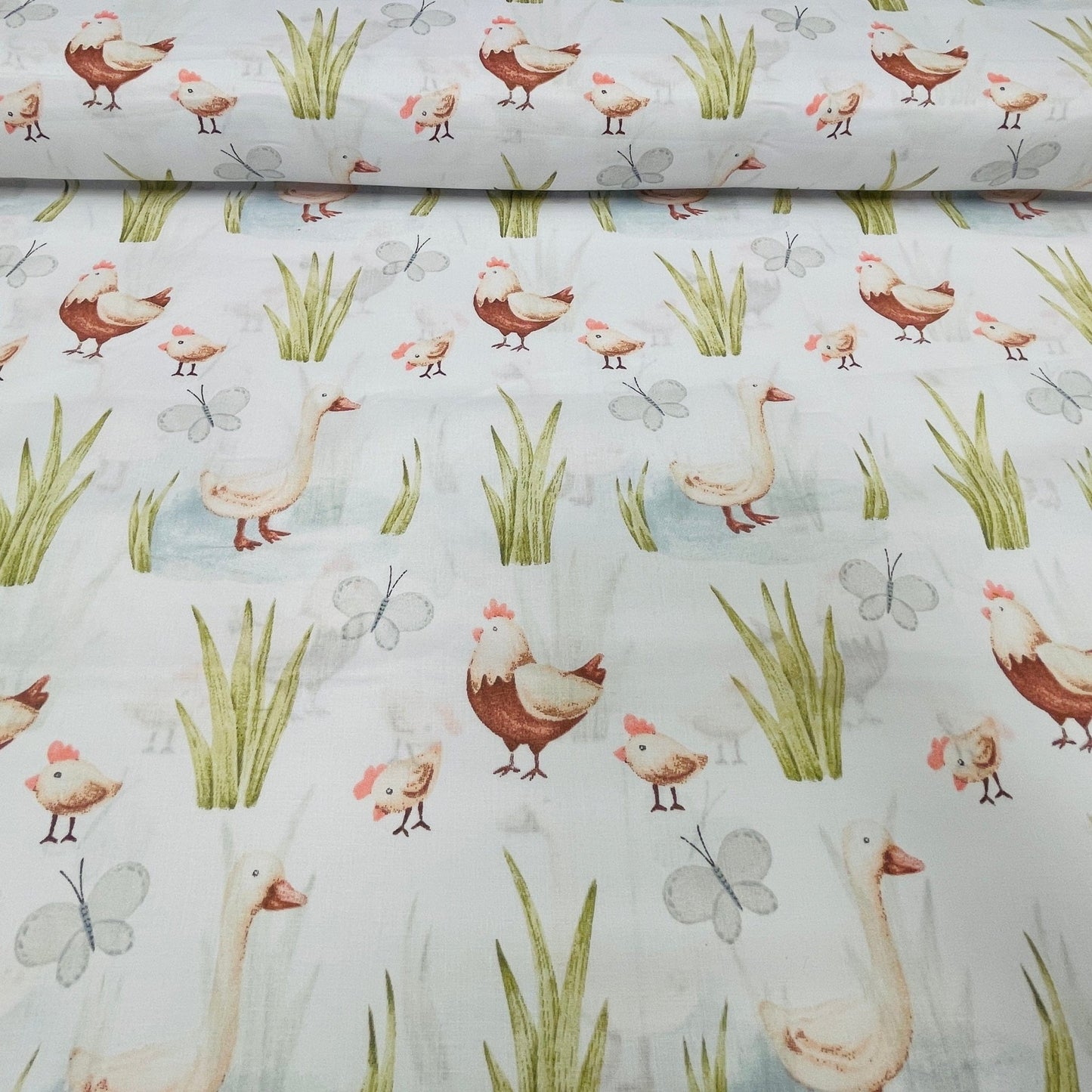 100% cotton fabric with chicks 125 g/m²