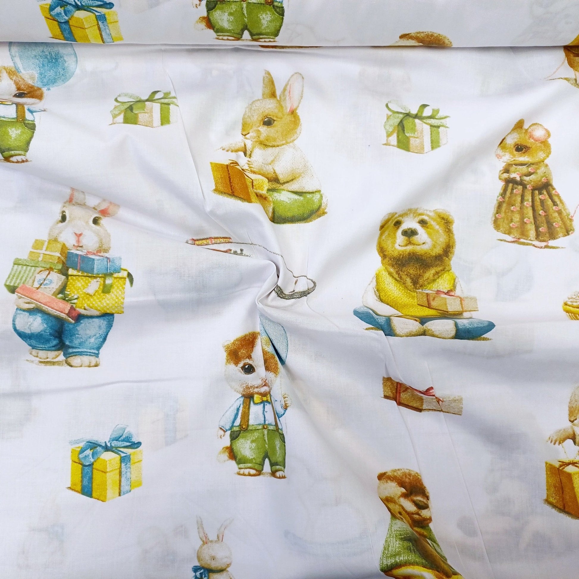 100% Cotton fabric - animals with gifts 130 g/m²