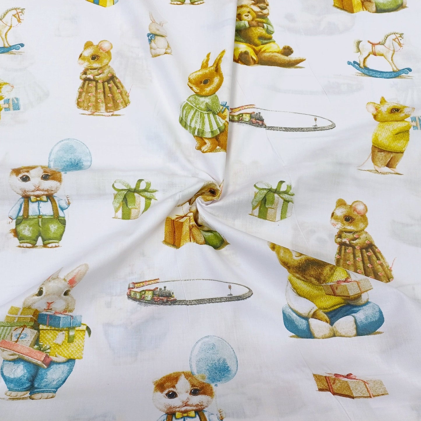 100% cotton fabric - animals with gifts 130 g/m²