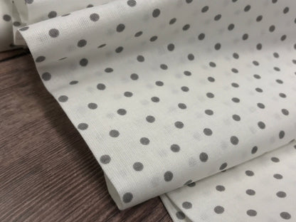 100% cotton fabric-gray polka dots on a white background (4 mm) 130 g/m²
