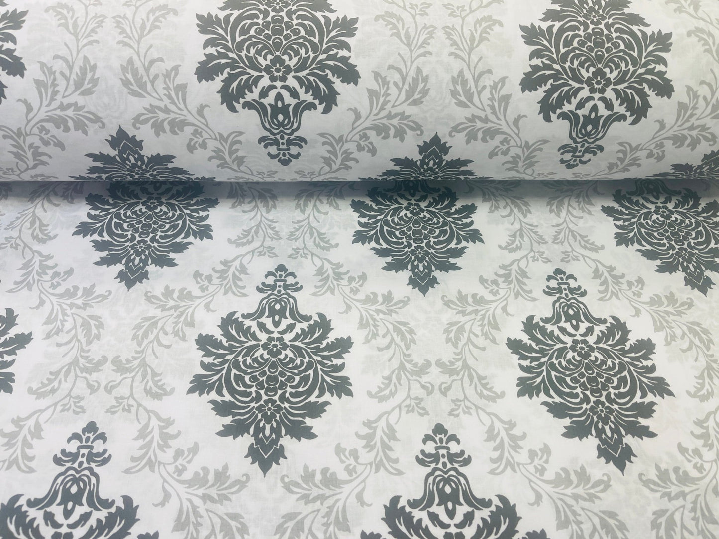 100% cotton fabric - grey and black pattern 130 g/m²