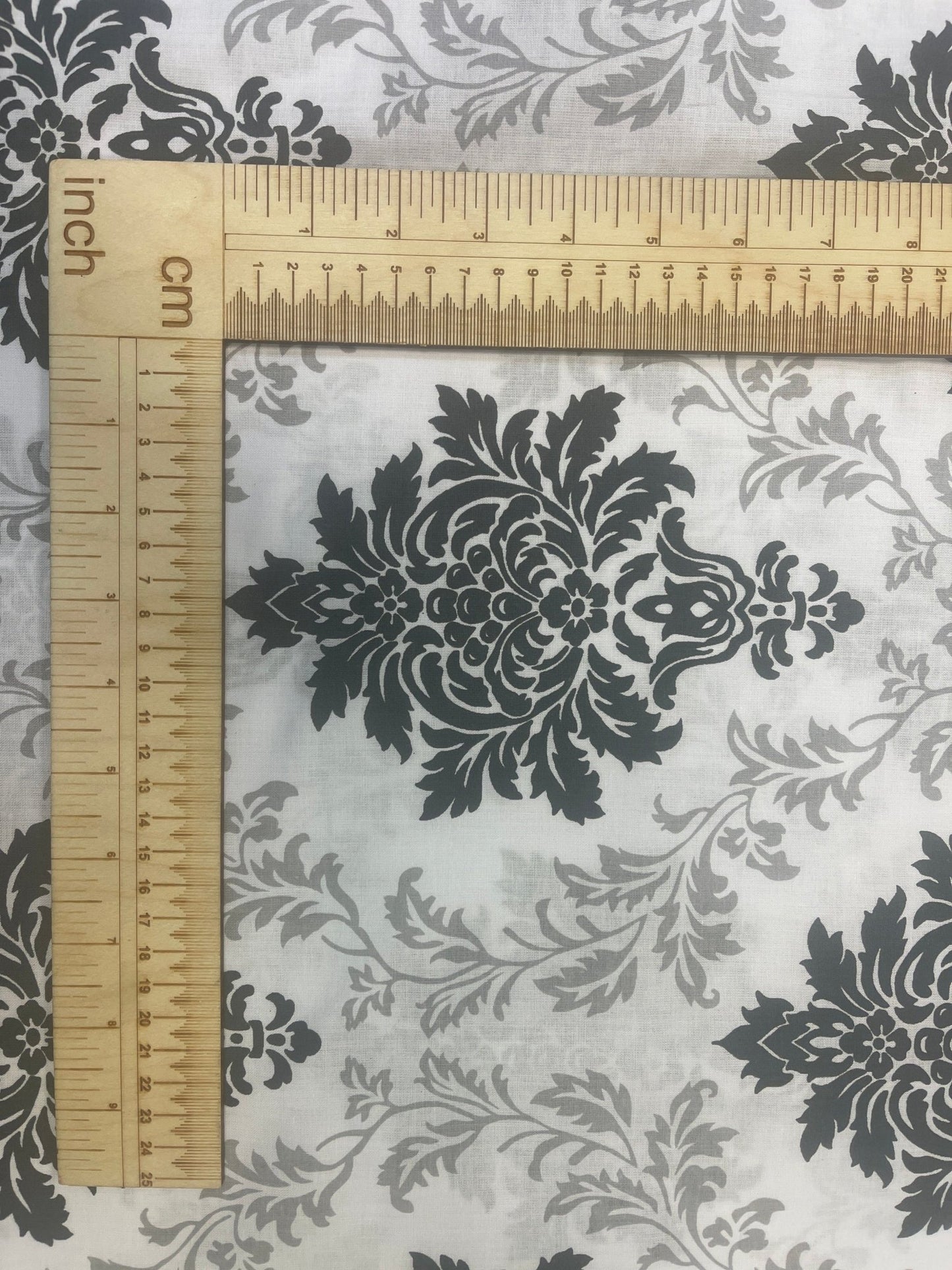 100% cotton fabric - gray and black pattern 130 g/m²