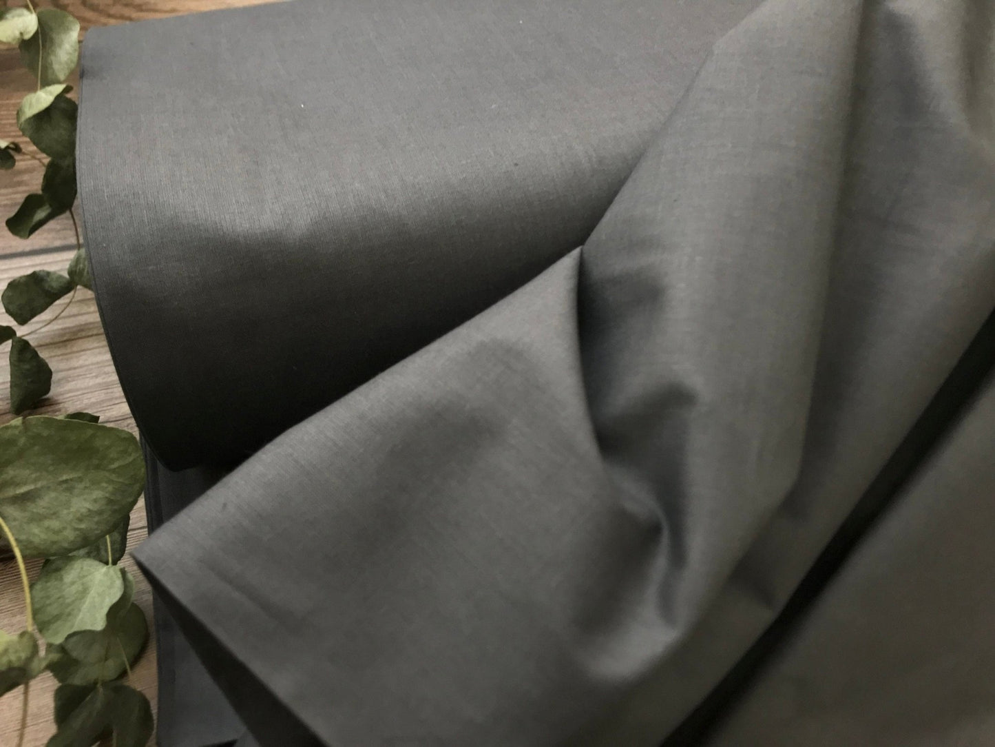 100 % Baumwollstoff, graugrün, 220 cm, 146 g/m²
