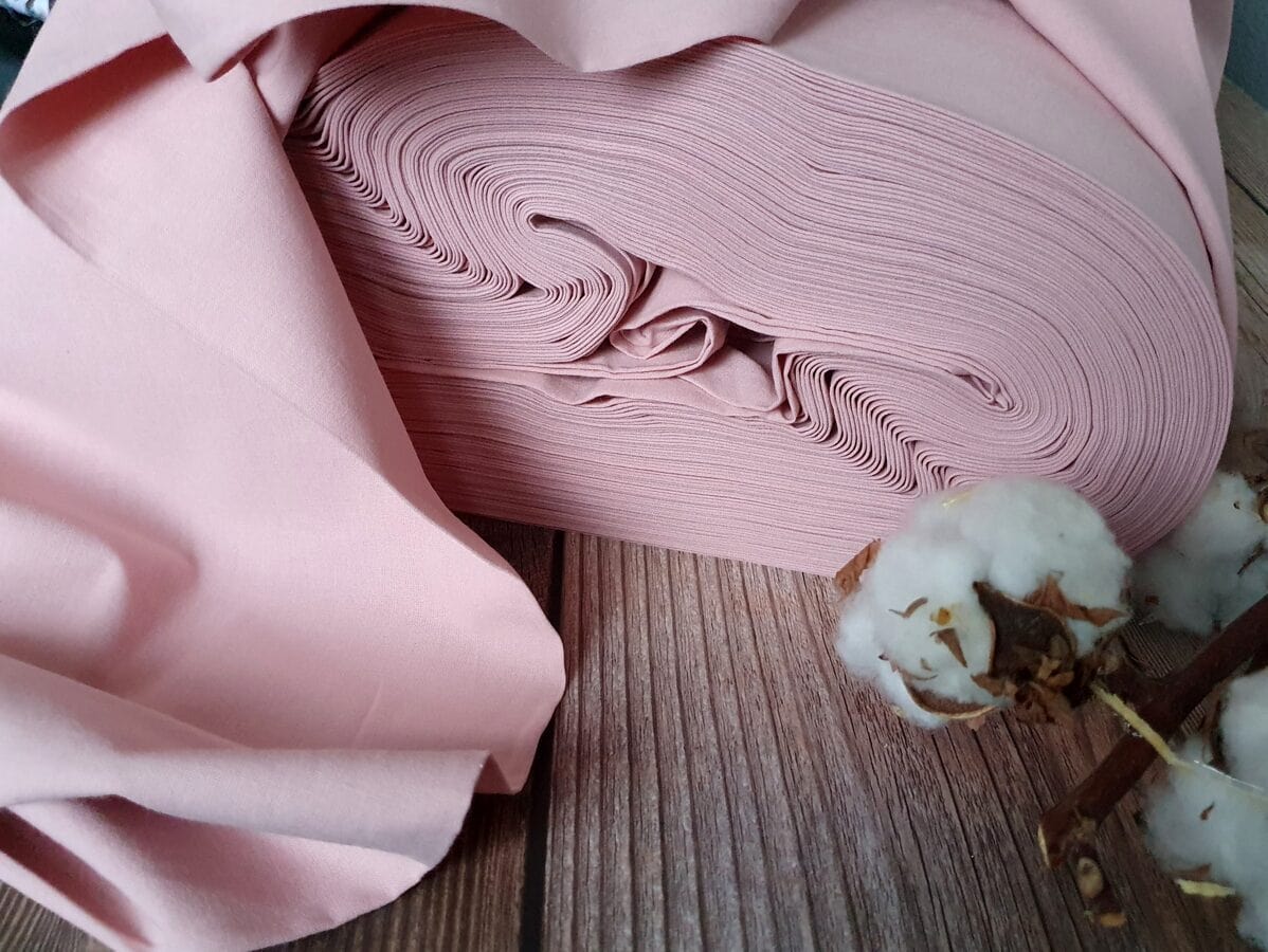 100% cotton fabric, powder pink 125 g/m²