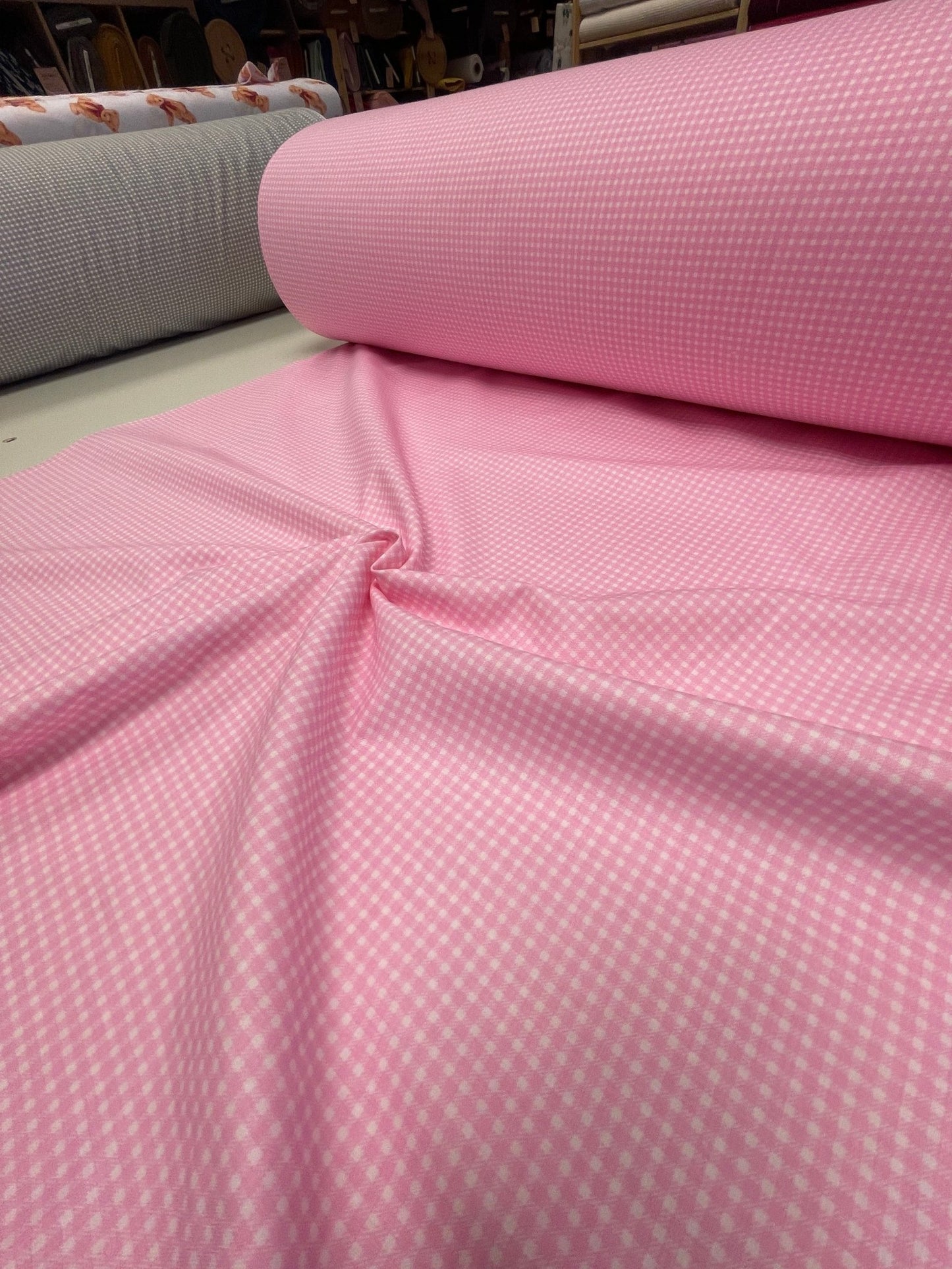 100 % tissu en coton fin à carreaux rose 125 g/m²