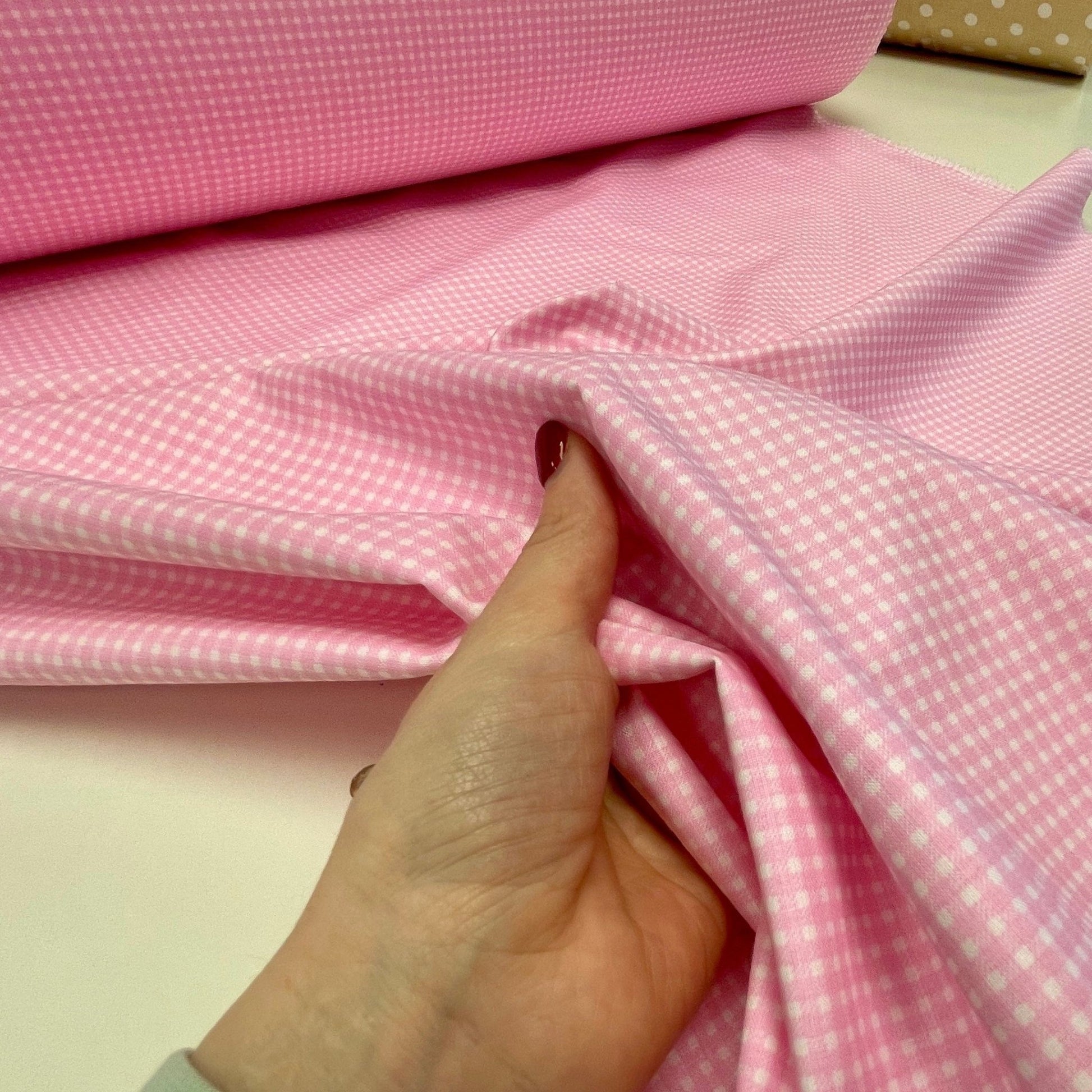Tissu 100 % coton, fin, à carreaux rose, 125 g/m²