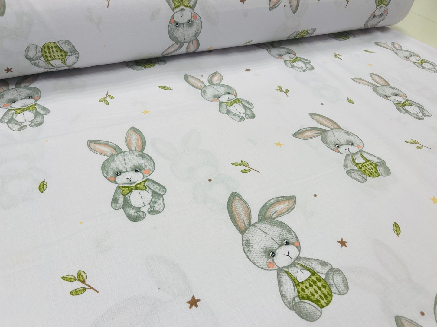 100% Baumwollstoff mit Hasen und Schlappohren 125 g/m²