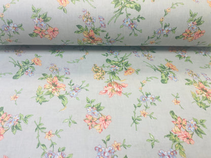 100% Baumwollstoff – Blumen und Hellgrau 130 g/m²