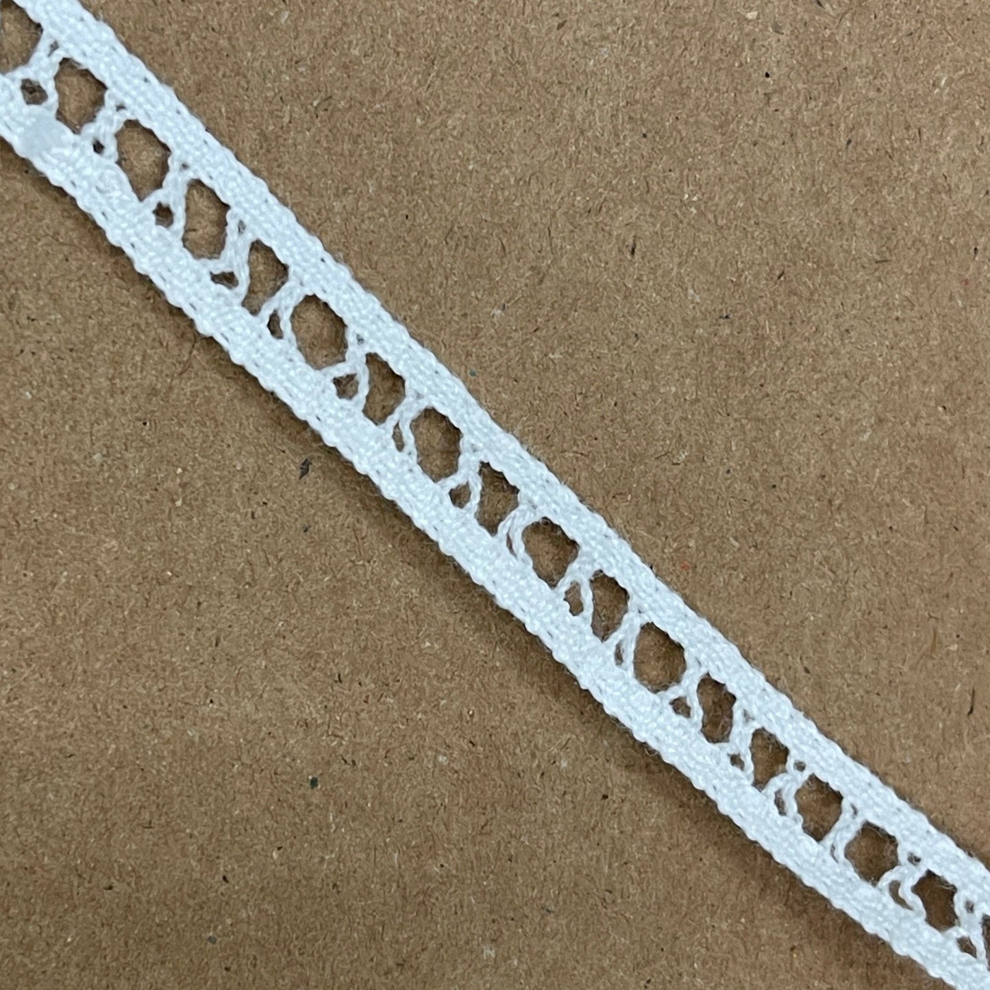 100% Cotton lace-9 mm white-LV