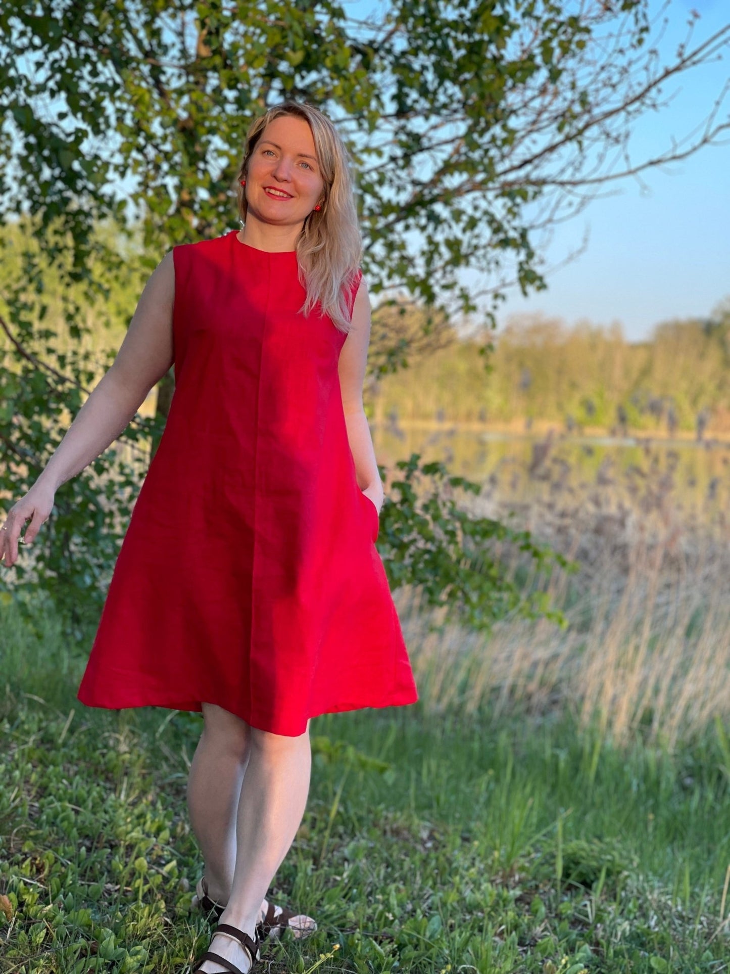 100% linen fabric-bright red 230 g/m²