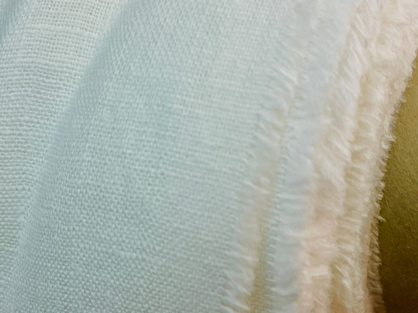 100% softened white linen 185 g/m²