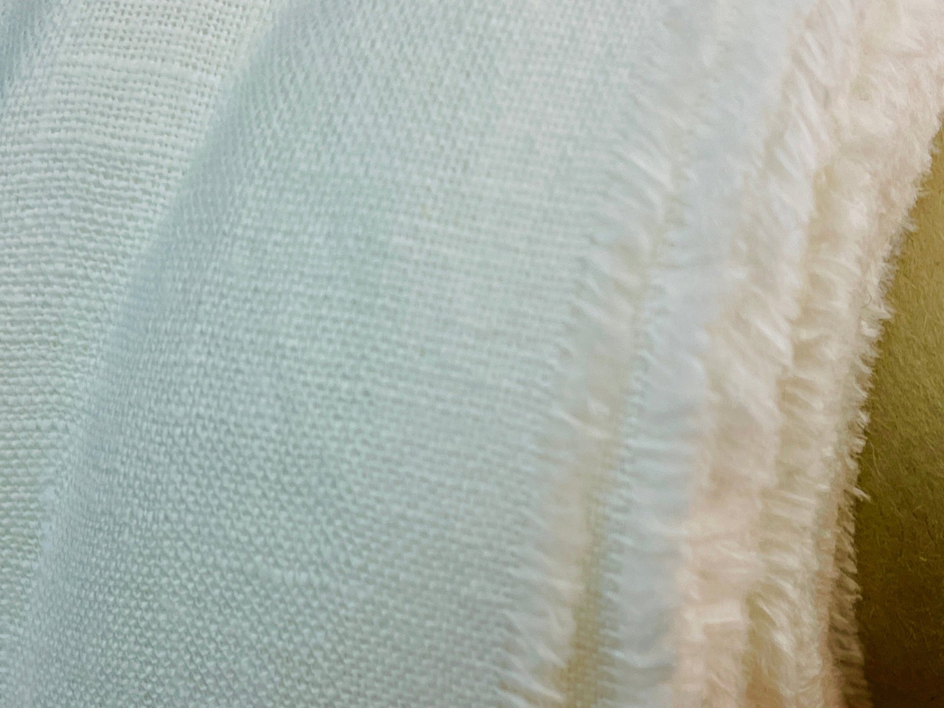 100% softened white linen 185 g/m²
