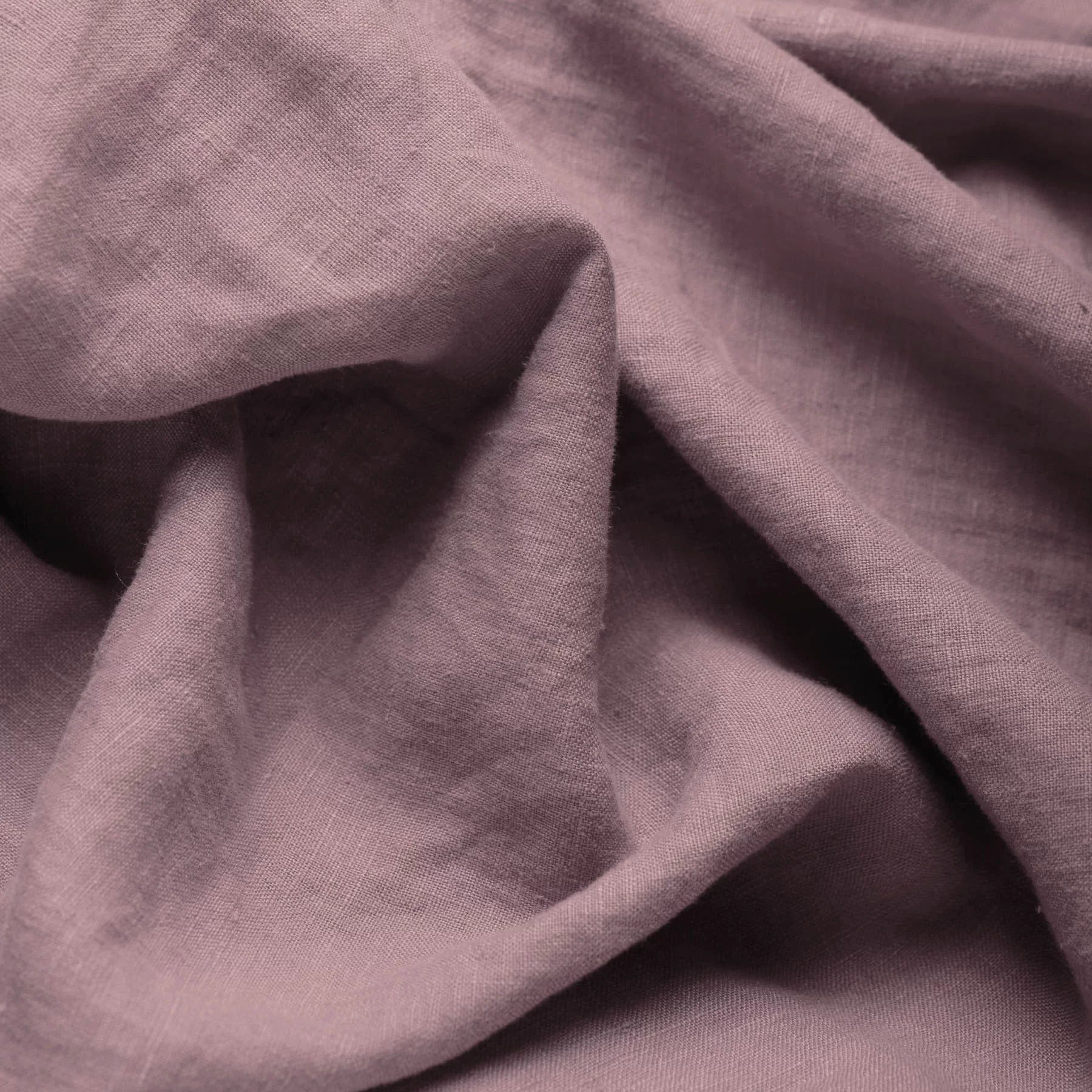 100 % weichgewaschenes Leinen in rauchigem Lila 165 g/m²