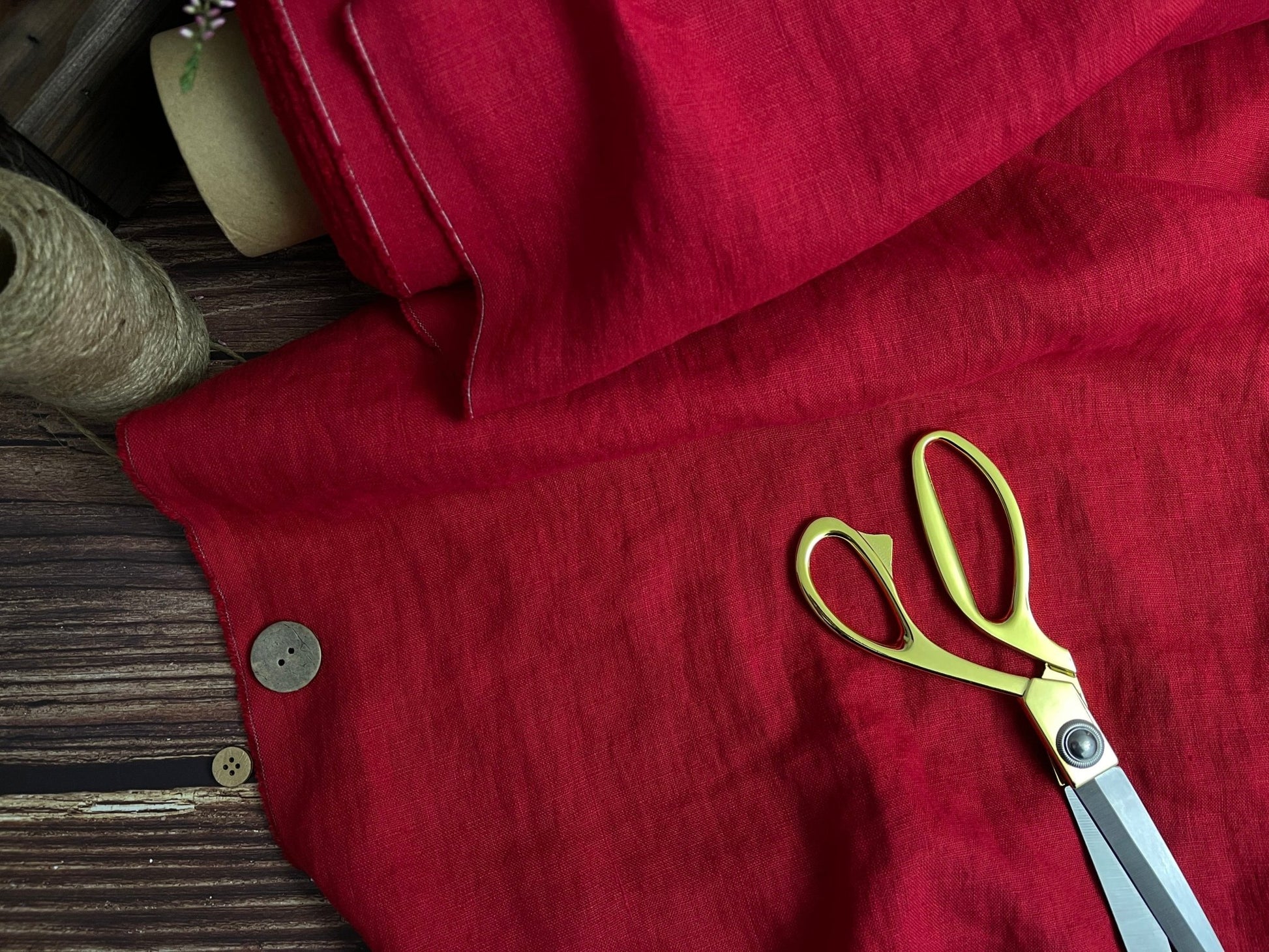 100% softened linen-cherry red 205 g/m²