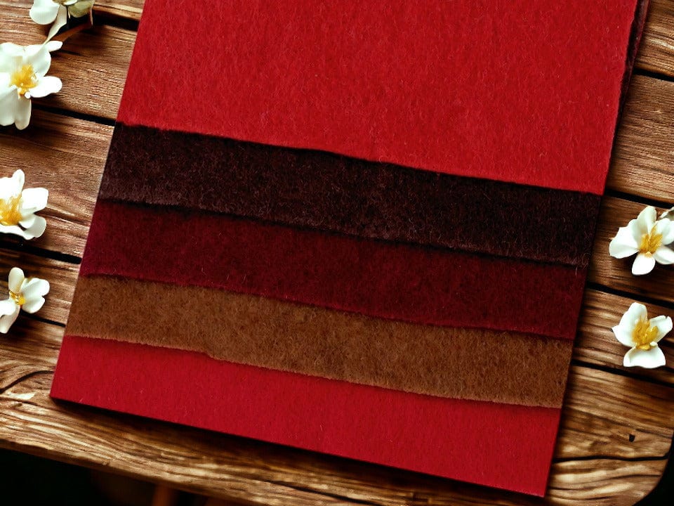 alt
Felt roll - pink shades