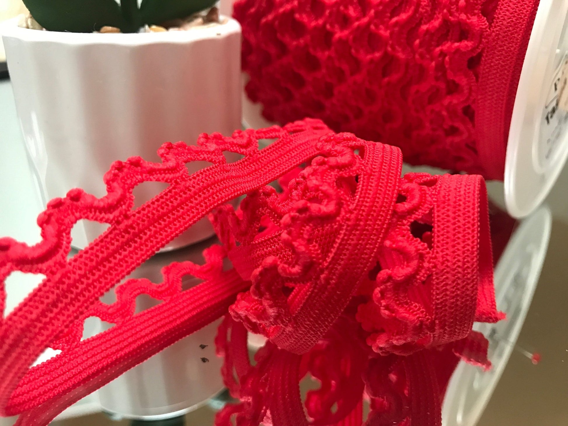 Rotes Gummiband mit Spitze-1,6 cm