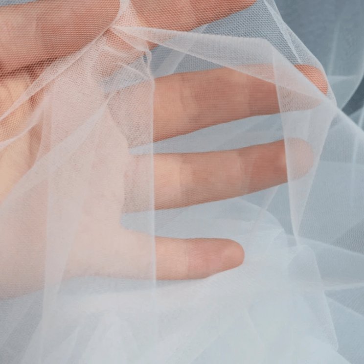 Extra soft tulle, snow white 25 g/m²