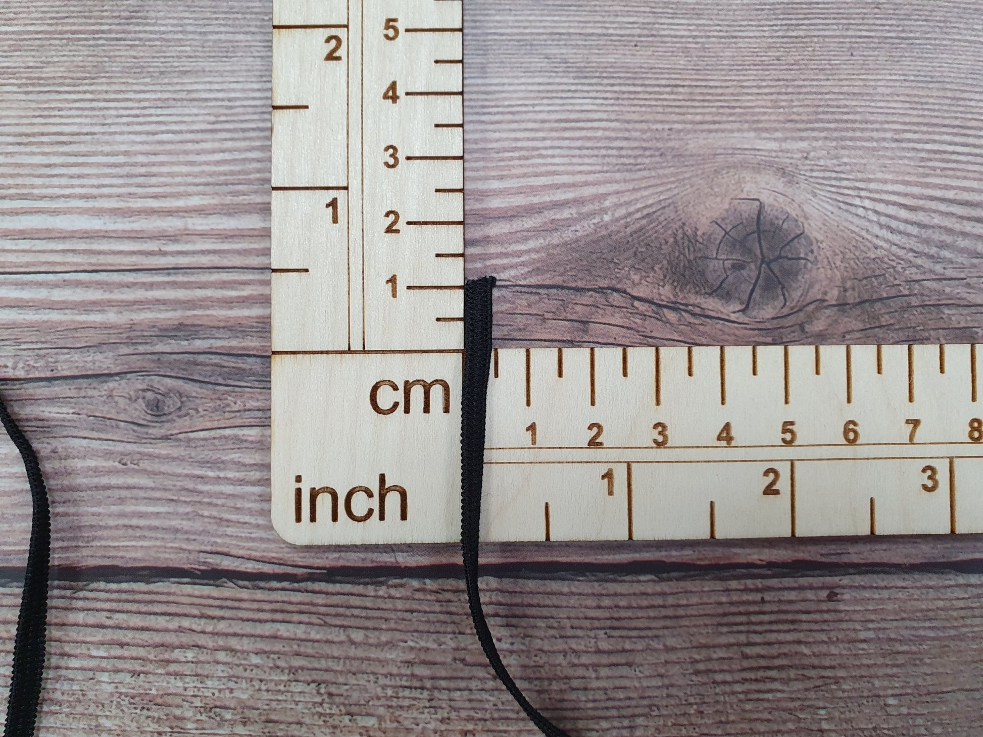 Flaches Gummi, 4 mm, schwarz