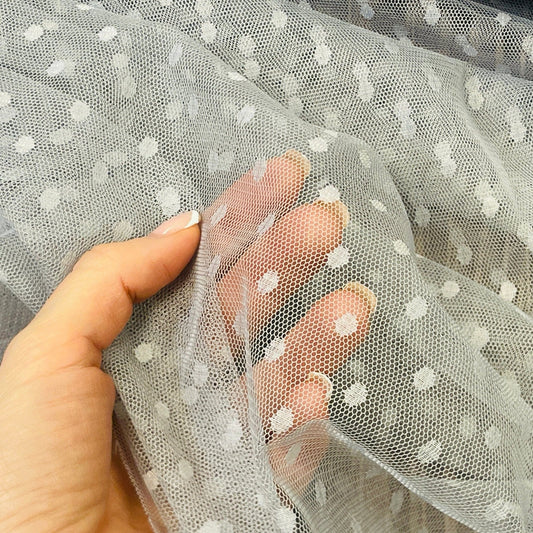 Tulle à pois, gris clair