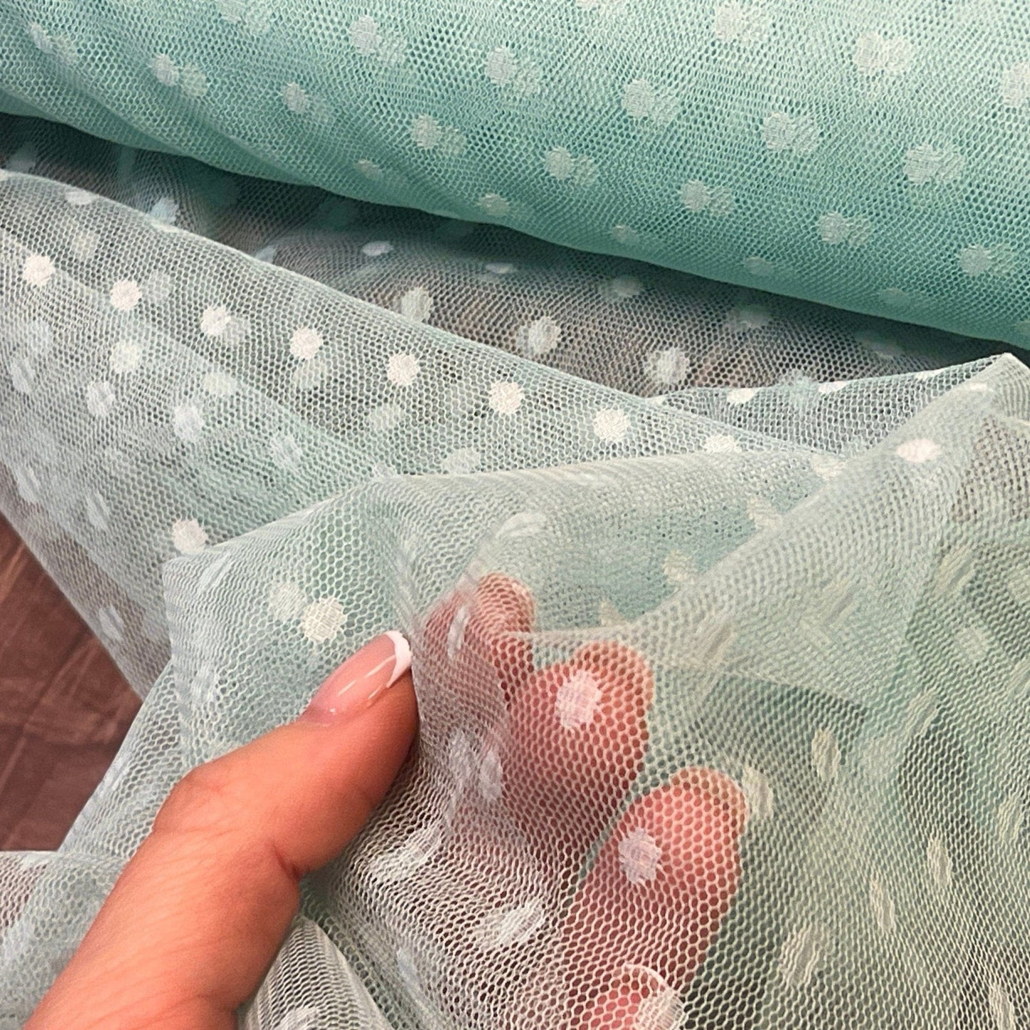 Tulle with pompoms-mint