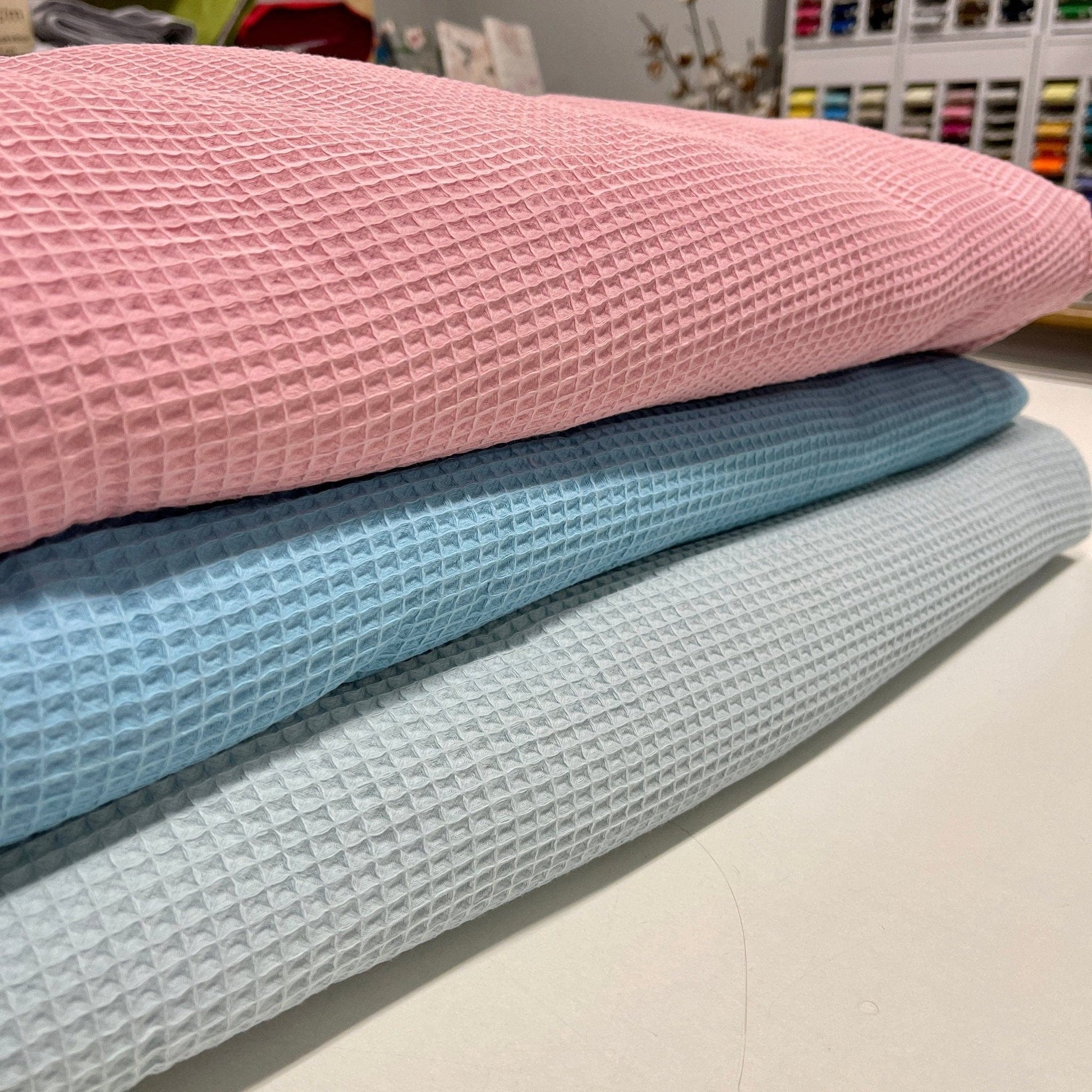 Tissu gaufré rose 230 g/m²